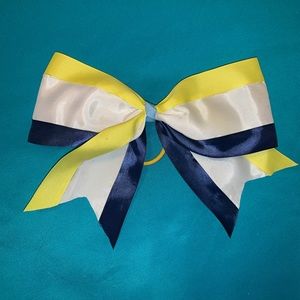 Cheer bow